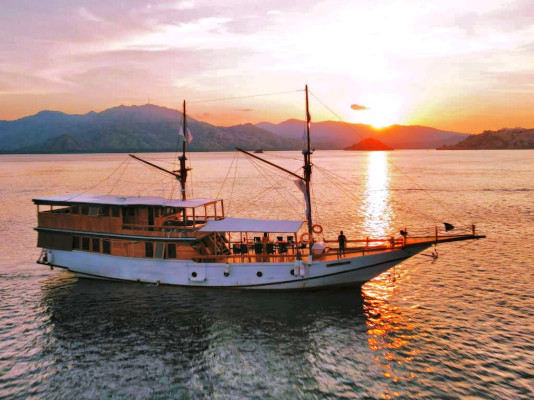 3D 2N Private Komodo Island Tour