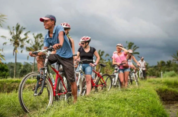 Bali Cycling Tour – Cultural & Scenic Bike Experience