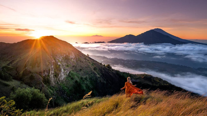 Bali : Mount Batur Sunrise Hike And Natural Hot Spring