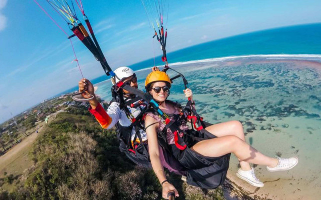 Bali Paragliding Experience – Tandem Flight at Pandawa Beach