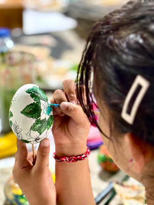 Bali: Wooden Egg Painting Class
