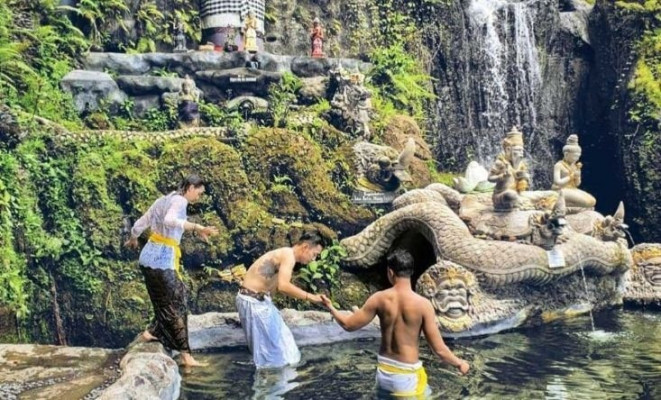 Beji Griya Waterfall Healing & Purification Tour