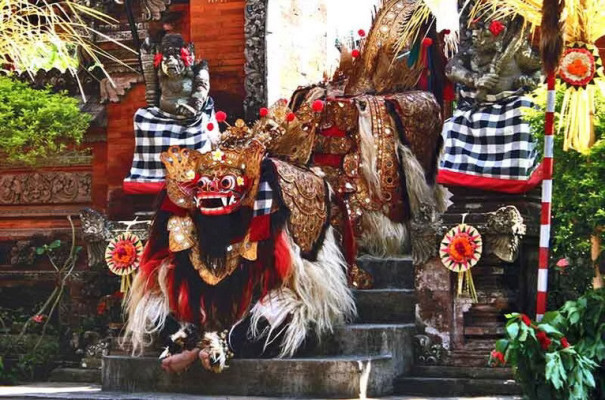 Day Tour in Ubud Barong Dance Temple and Waterfall