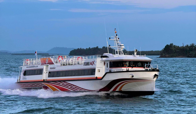 D’CAMEL FAST BOAT