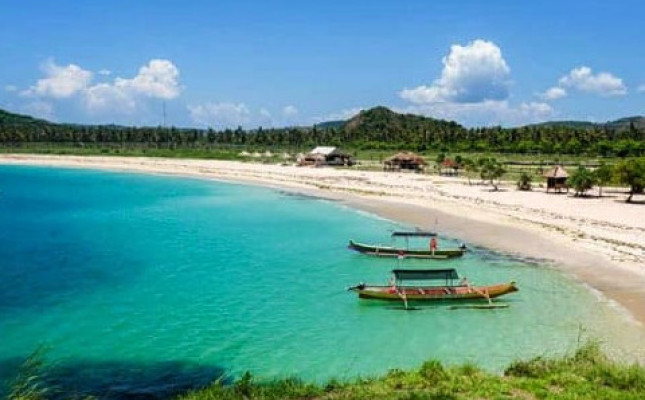Lombok Day Trip : South Beach Culture