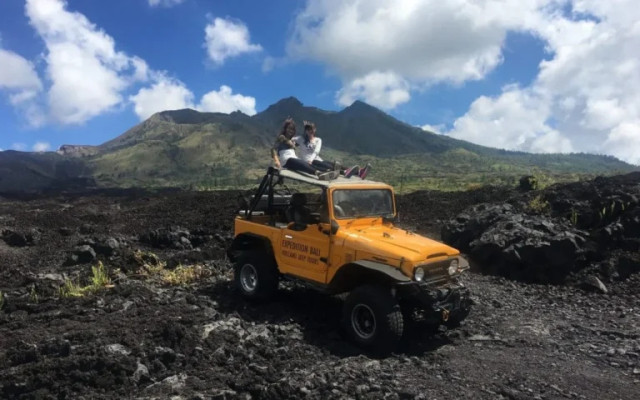 Mount Batur Jeep Sunrise and Temple on the Lake