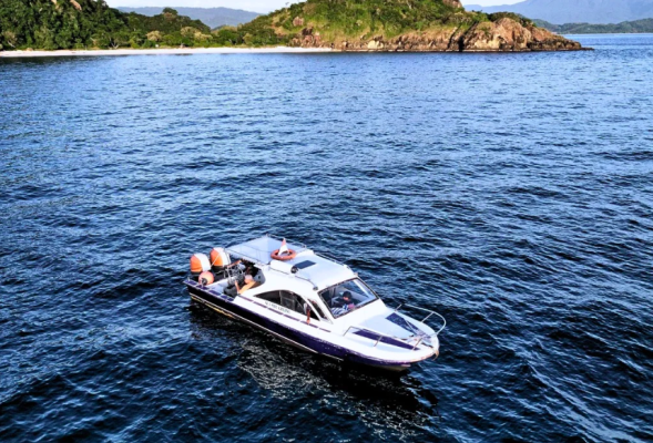 ONE DAY KOMODO TOUR (SHARED OPEN TRIP) BY SPEED BOAT, 6 DESTINATIONS