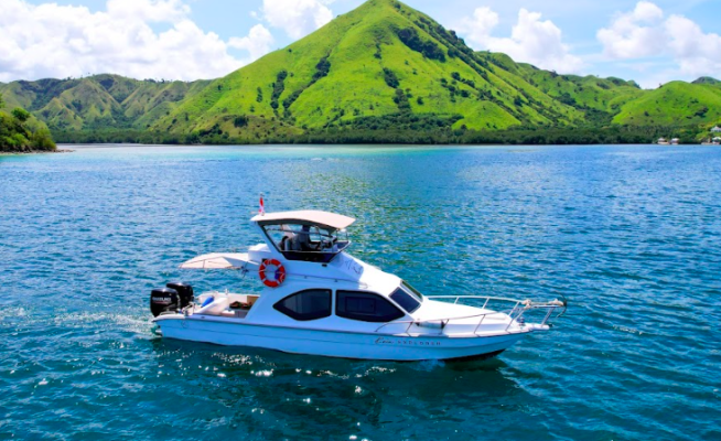 PRIVATE ONE DAY TOUR BY SPEED BOAT