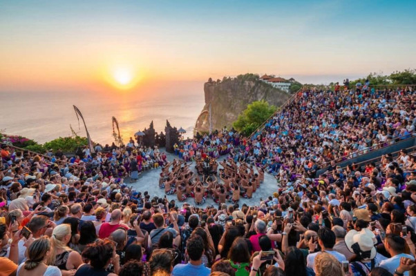 South Bali Uluwatu Tour Highlight Uluwatu Temple & Kecak Fire Dance