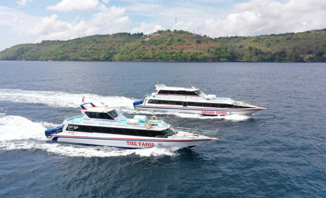 TANIS FAST BOAT