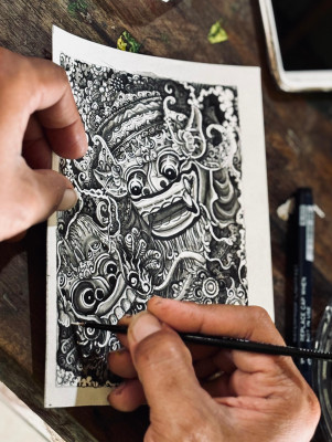 Threads of Tradition: A Miniature Keliki Painting Experience