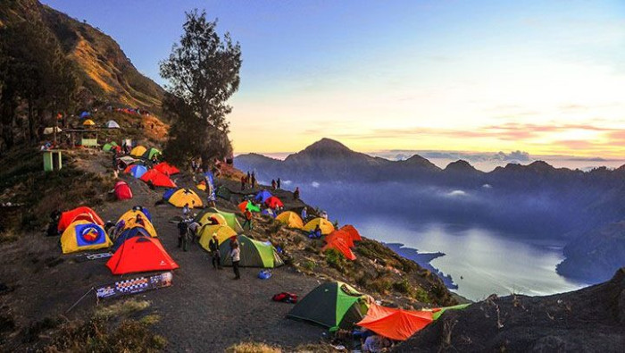Trekking Summit Rinjani 2 Days 1 Night